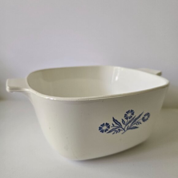 1 3/4 Qt Cornflower Blue Corning Ware Casserole Dish - Made In USA - Picture 13 of 16